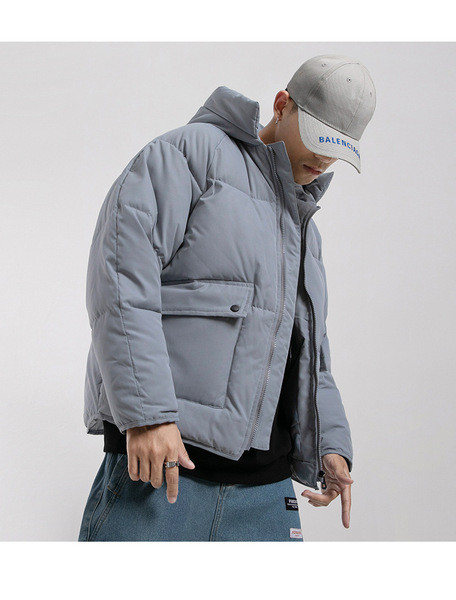 Alkalmi férfi téli kabát rövid modell kapucnival és zsebekkel