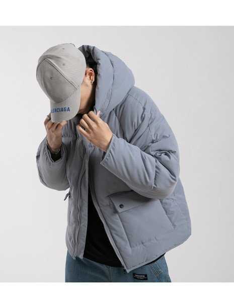 Alkalmi férfi téli kabát rövid modell kapucnival és zsebekkel