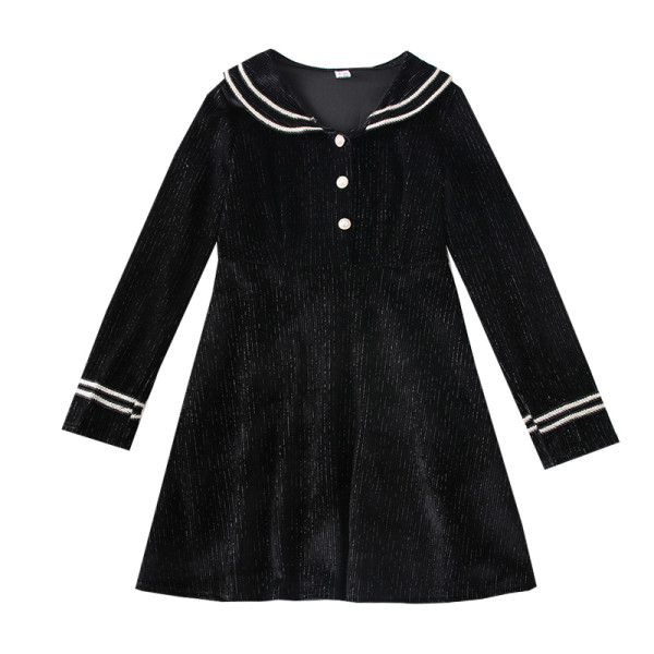 Hétköznapi női ruha gombokkal és hosszú ujjú szabású modellel