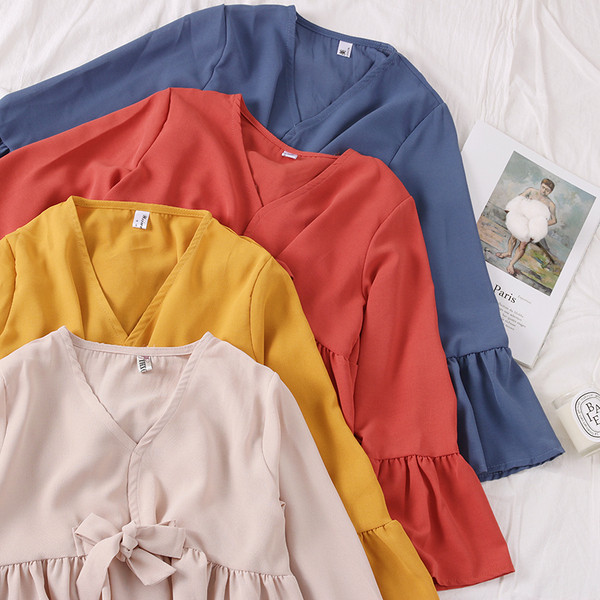 Modern női blúz lótusz ujjal és szalaggal - széles modell