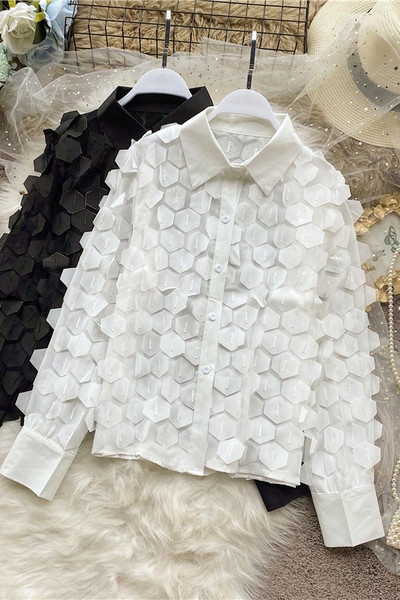 Stílusos női ing, hosszú ujjal és 3D-s hatással