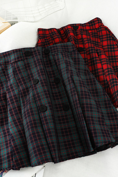 Kockás női rövid szoknya gombokkal, magas derékkal