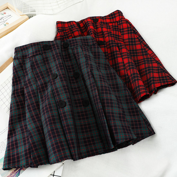 Kockás női rövid szoknya gombokkal, magas derékkal