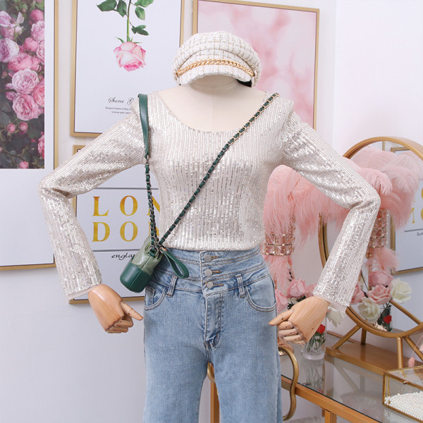 Új modell női blúz ovális nyakkivágással, flitterekkel és hosszú ujjú