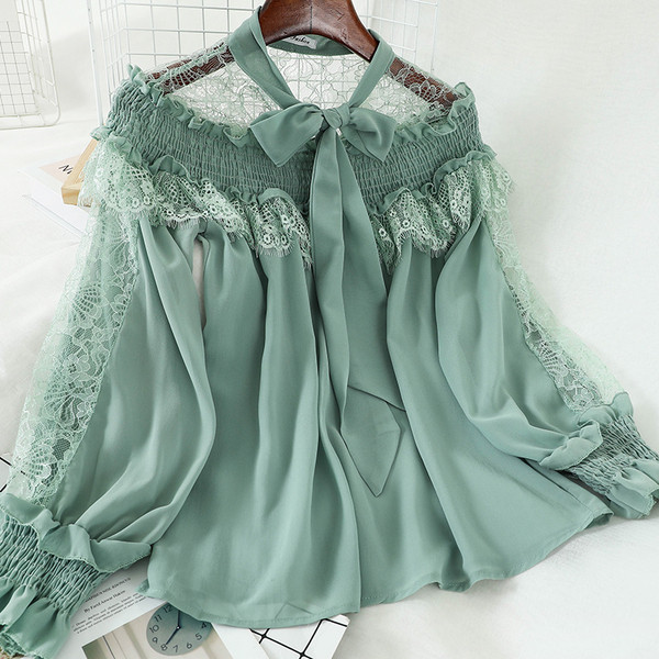 Stílusos női ing csipkével és hosszú ujjal