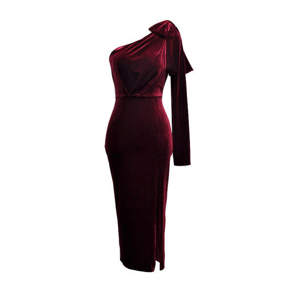 Modern női bársonyruha hosszú ujjal és hasítékkal