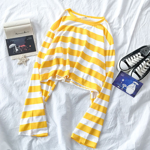 Csíkos női blúz hosszú ujjal, kerek nyakkivágással