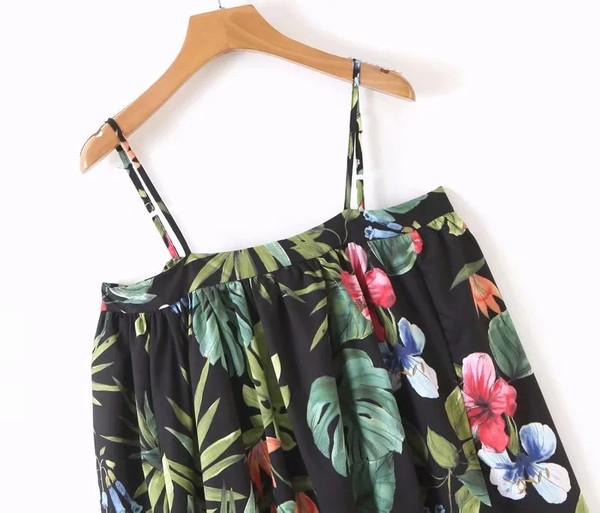 Új modell tavaszi-nyári szabású virágmintás ruha