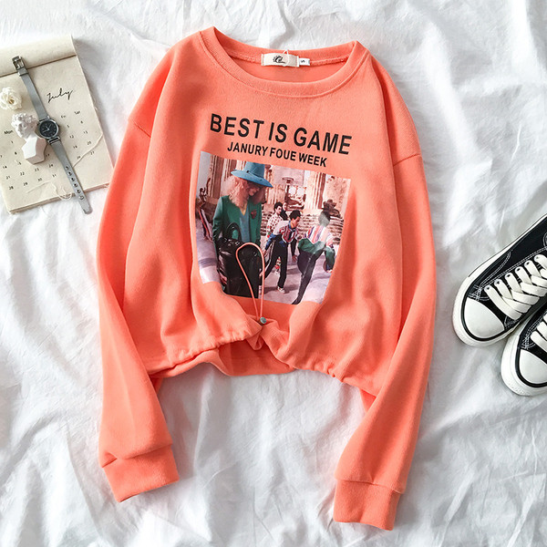 Alkalmi női blúz rátéttel és kerek nyakkivágással