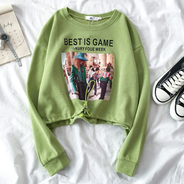 Alkalmi női blúz rátéttel és kerek nyakkivágással