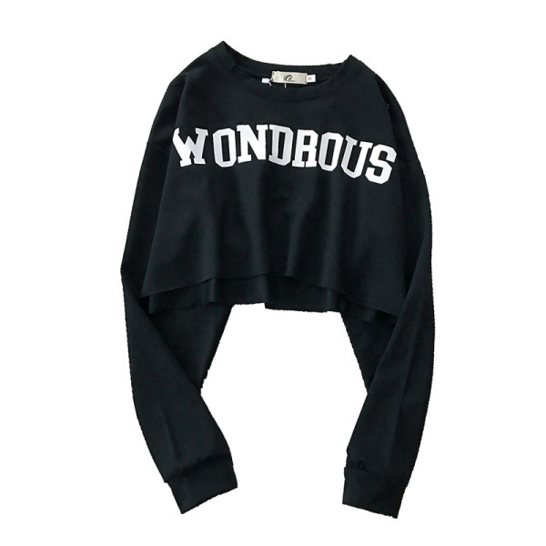 Rövid női blúz kerek nyakkivágással és felirattal