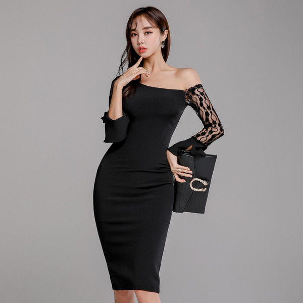 Stílusos női rövid ruha hosszú ujjal és csipkével