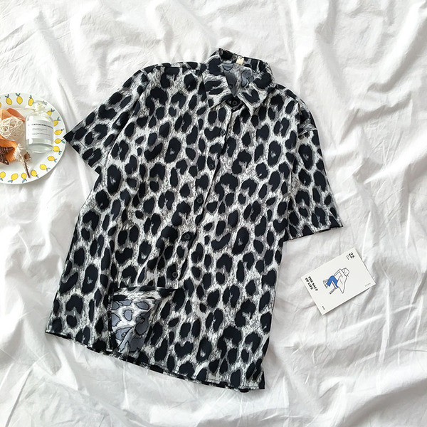 Modern női ing rövid ujjú leopárd mintával