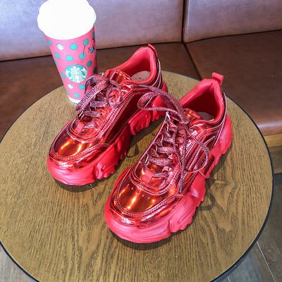 Alkalmi női sportcipő eco bőrből patent hatással, durva talppal