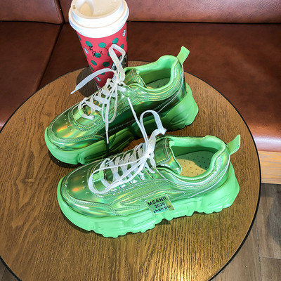 Alkalmi női sportcipő eco bőrből patent hatással, durva talppal