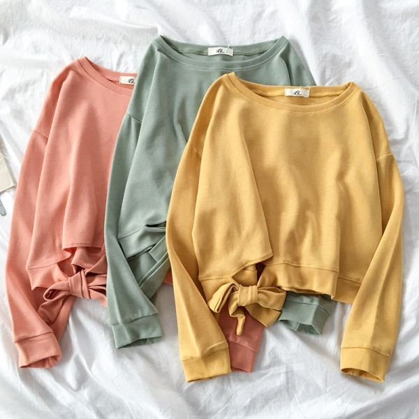 Lezser női blúz nyakkendővel és hosszú ujjal