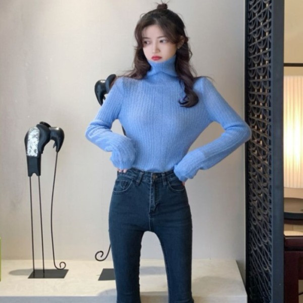 Női testhezálló pulóver pólógallérral és hosszú ujjal