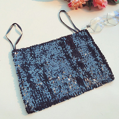 Testre szabott női melltartó flitterekkel és vékony pántokkal