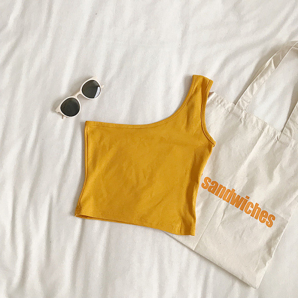 Napi rövid női felső egy pánttal