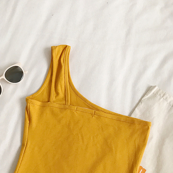 Napi rövid női felső egy pánttal