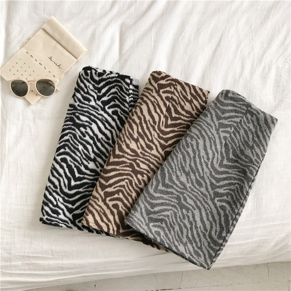 Modern női téli szoknya magas derékkal és állatmintával