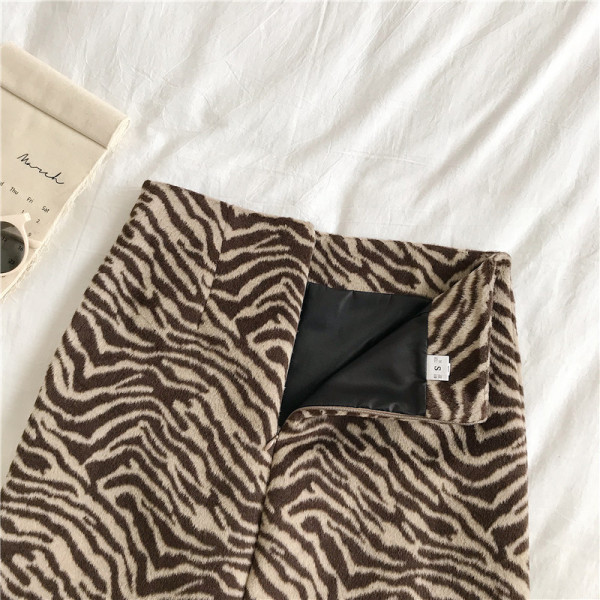 Modern női téli szoknya magas derékkal és állatmintával