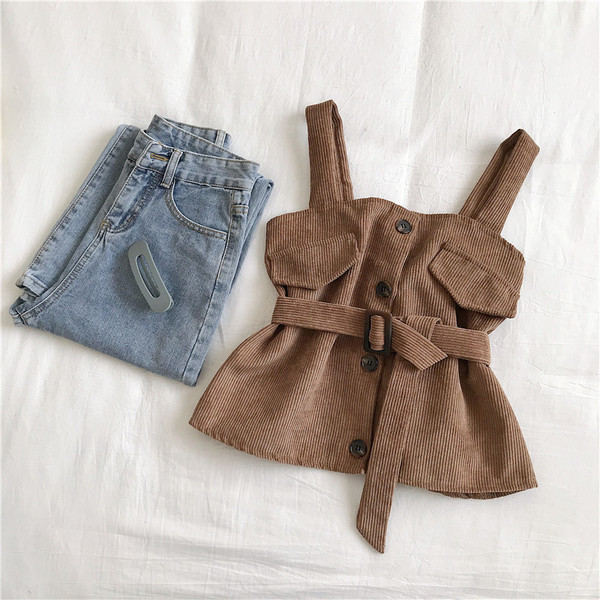 Modern női őszi-téli felső, gombokkal és derékövvel - két modell