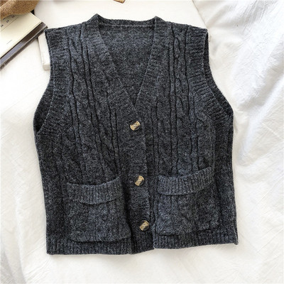 Retro női kötött mellény zsebekkel és gombokkal