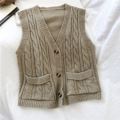 Retro női kötött mellény zsebekkel és gombokkal