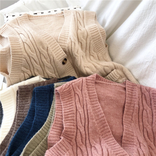 Retro női kötött mellény zsebekkel és gombokkal