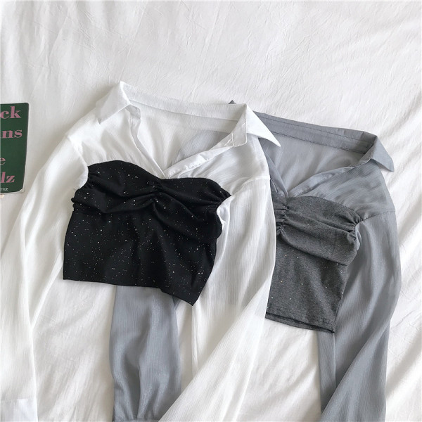 Modern női rövid ing klasszikus gallérral és fényes részecskékkel