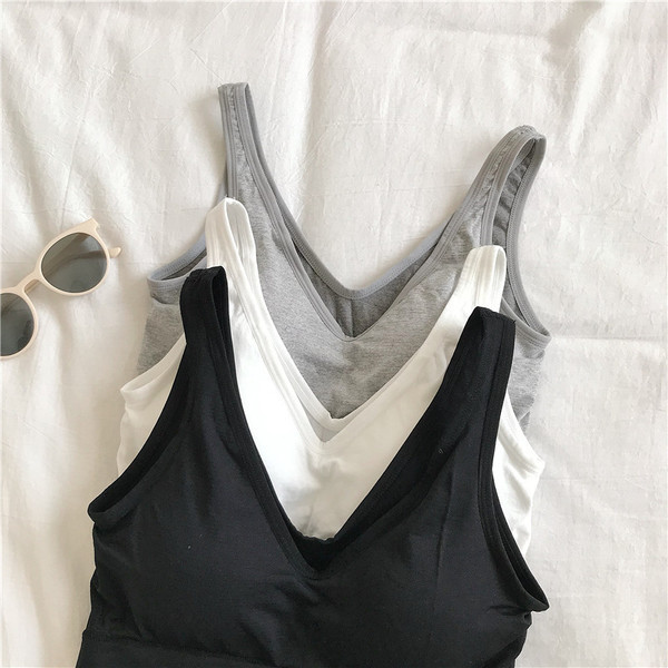 Női sportcipő V-nyakkal és széles pántokkal