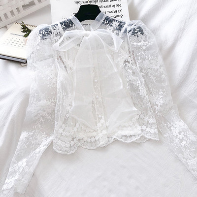 Elegáns női csipke ing hímzéssel és szalaggal