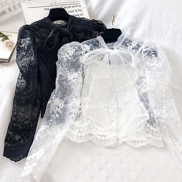 Elegáns női csipke ing hímzéssel és szalaggal