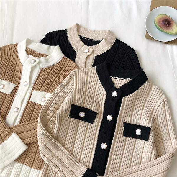 Modern női mellény gombokkal és ovális nyakkivágással