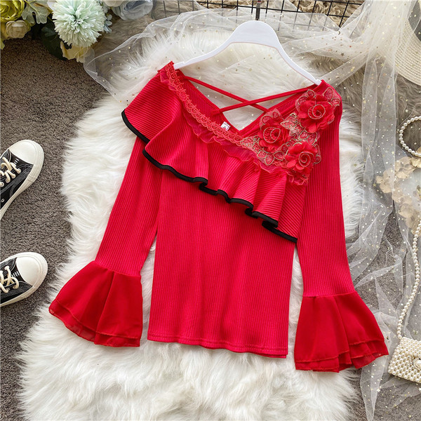 Női blúz 3D díszítéssel és spitz nyakkivágással retro stílusban