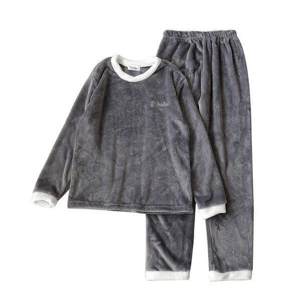 Női pehely pizsama hímzéssel és ovális nyakkivágással