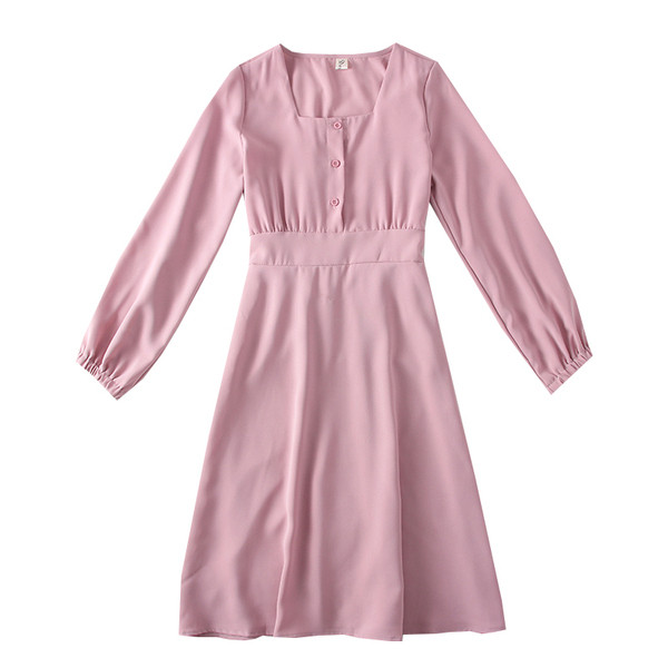 Női alkalmi ruha négyzet alakú nyakkivágással és hosszú ujjakkal