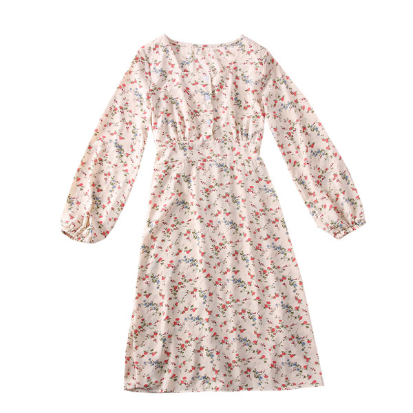 Modern női ruha szögletes nyakkivágással és virágmotívumokkal