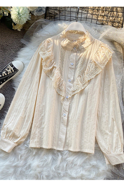 Alkalmi női ing magas gallérral, hosszú ujjal és csipkével