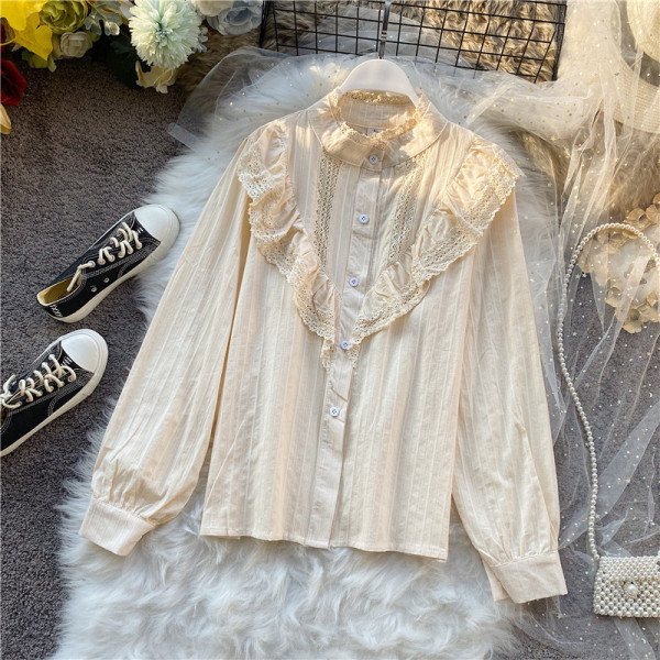 Alkalmi női ing magas gallérral, hosszú ujjal és csipkével