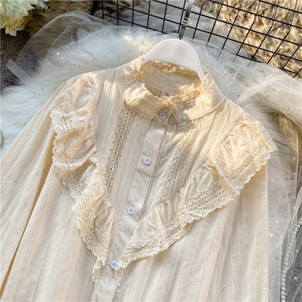 Alkalmi női ing magas gallérral, hosszú ujjal és csipkével