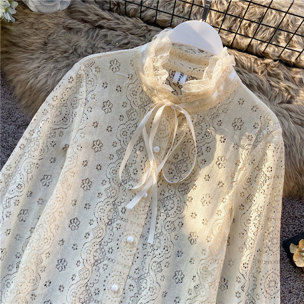 Modern női csipke ing szalaggal és csipkével