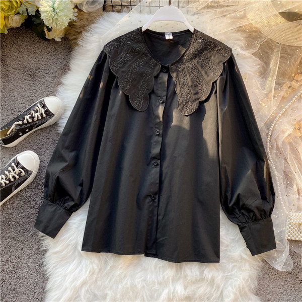 Női ing csipkegallérral és gombokkal fekete színben