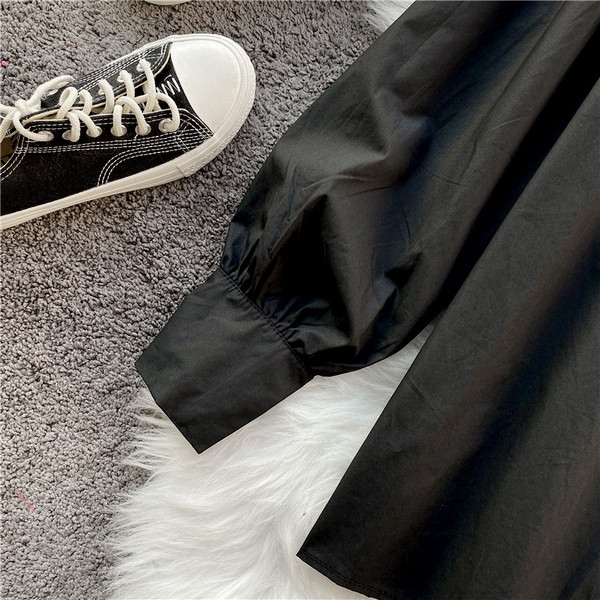 Női ing csipkegallérral és gombokkal fekete színben