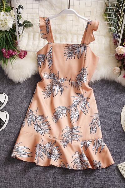 Aktuális női ruha szabású pántos modell