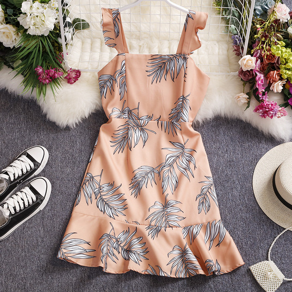 Aktuális női ruha szabású pántos modell