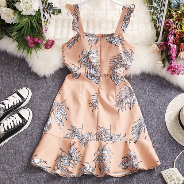 Aktuális női ruha szabású pántos modell