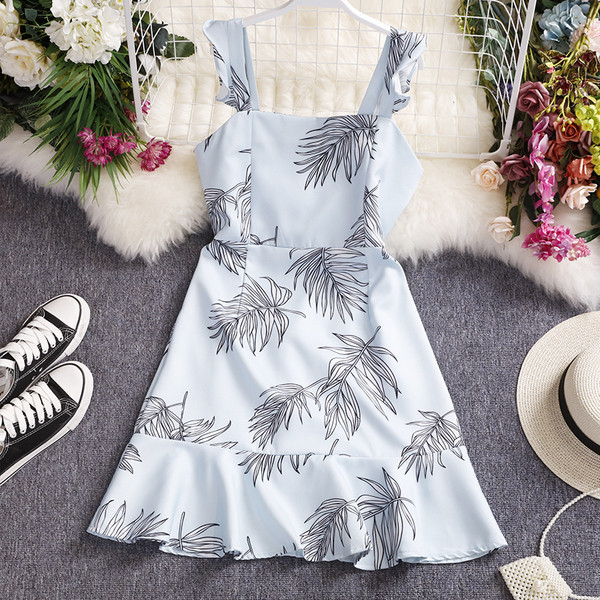 Aktuális női ruha szabású pántos modell