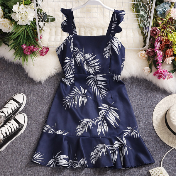 Aktuális női ruha szabású pántos modell